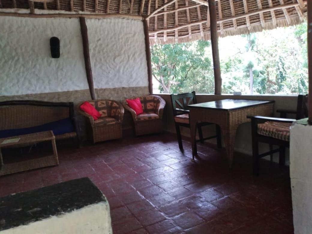 Diani Banda Cottages Playa de Diani Exterior foto