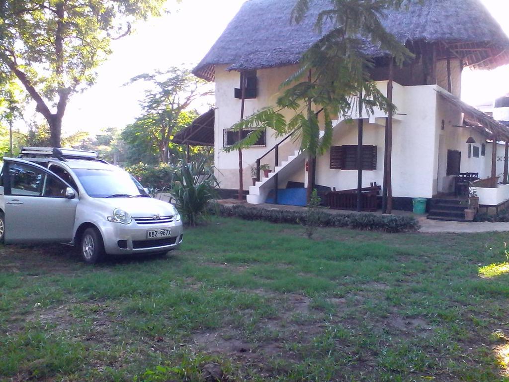 Diani Banda Cottages Playa de Diani Exterior foto