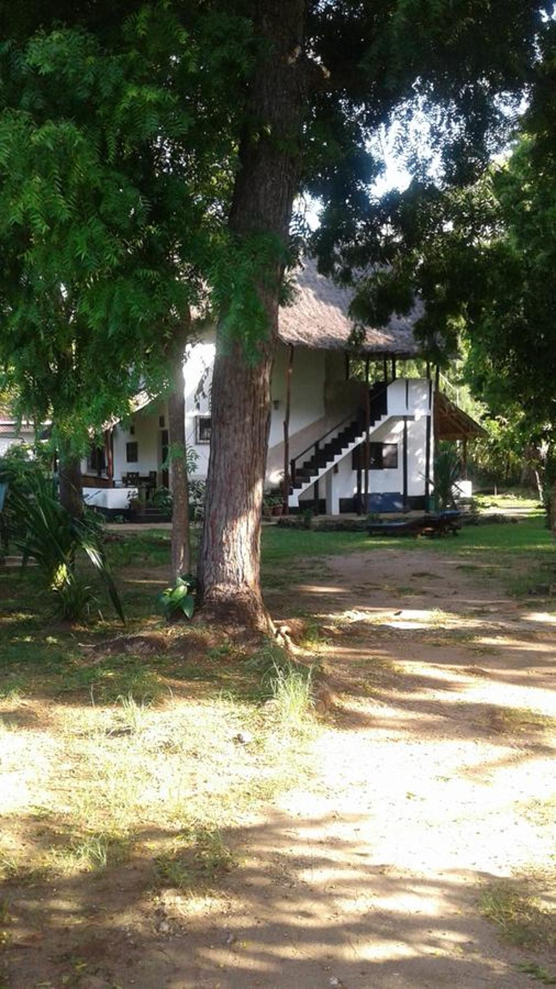 Diani Banda Cottages Playa de Diani Exterior foto